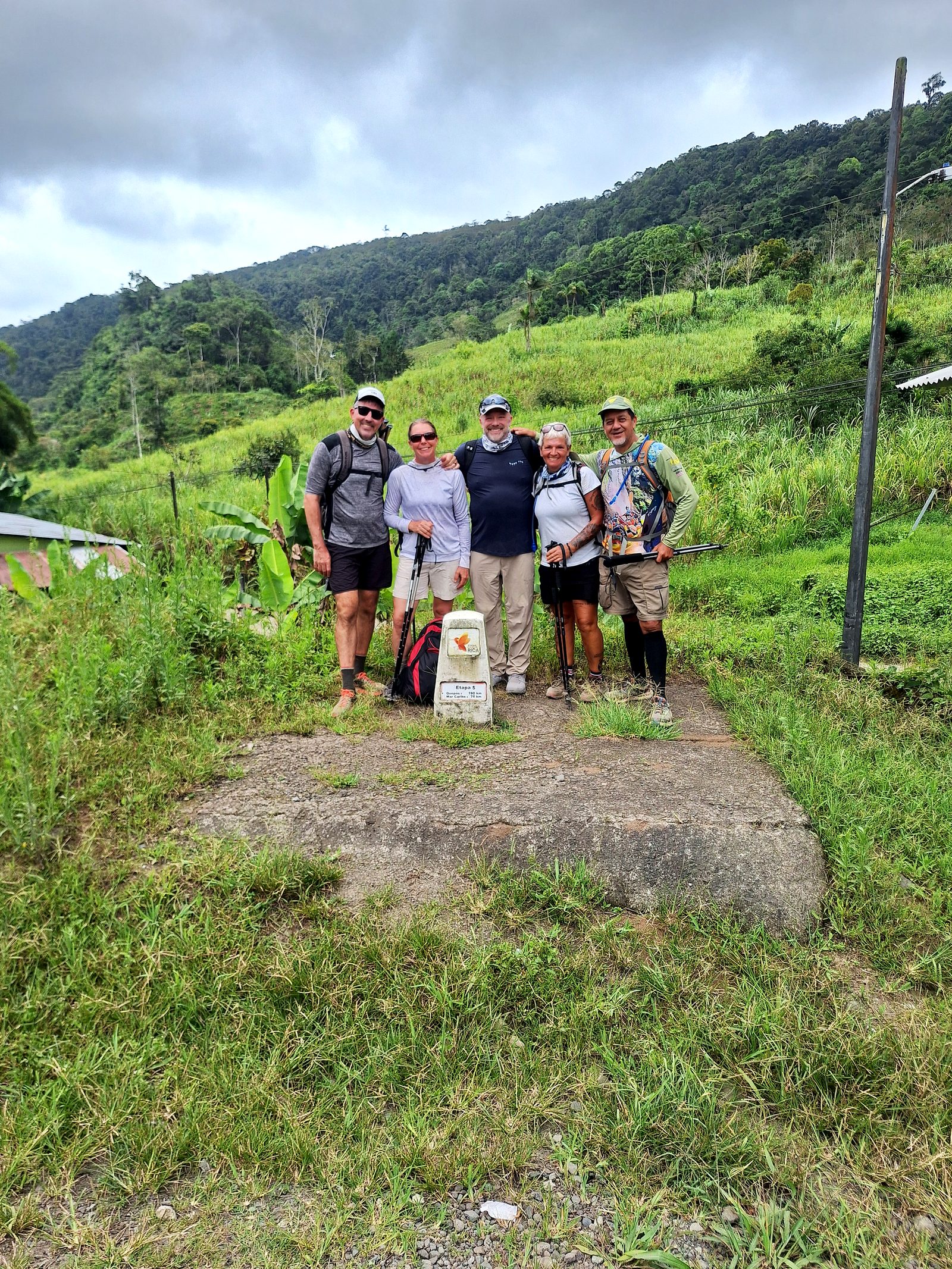The group in the green hills on the way to La Suiza